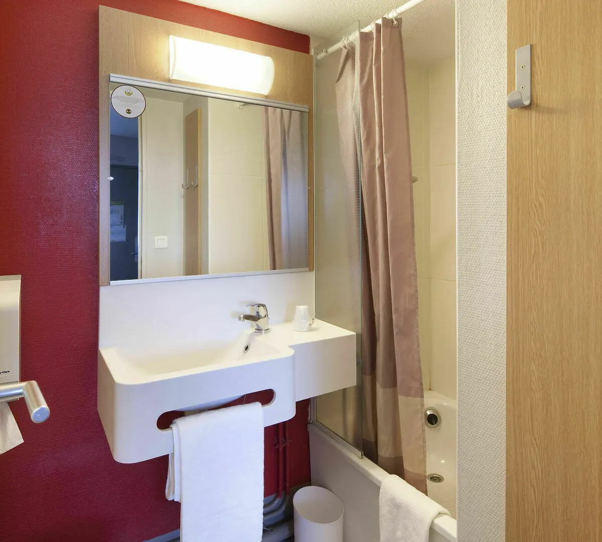B&B Hôtel Quimper Nord Douarnenez