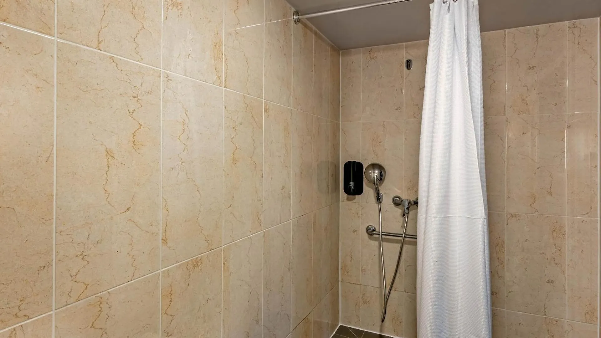 B&B Hotel Quimper Nord Douarnenez 2*,  Frankrike