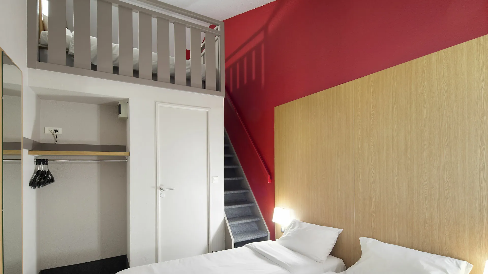 B&B Hotel Quimper Nord Douarnenez 2*,